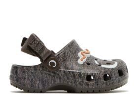 Anwar Carrots x Clog Kids ‘Soil – Espresso’